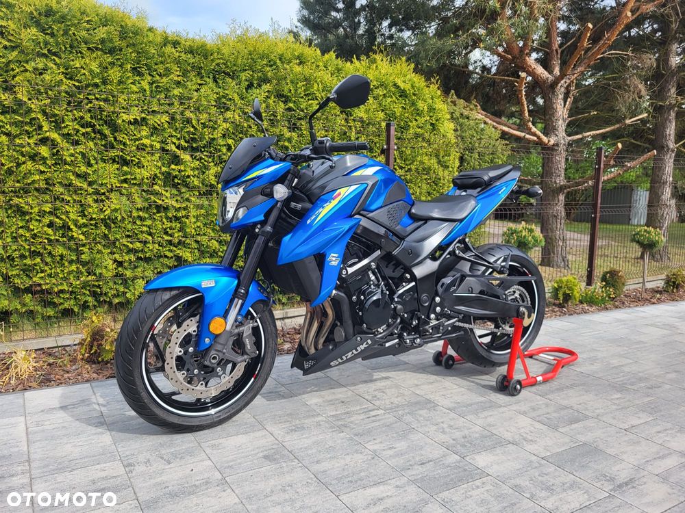 Suzuki GSX - 14