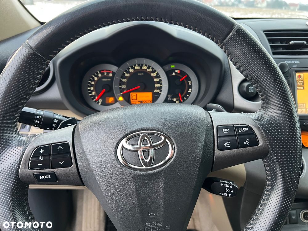 Toyota RAV4 - 26