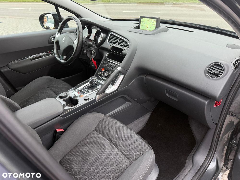 Peugeot 3008 Hybrid4 - 7