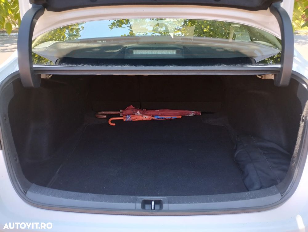 Toyota Corolla 1.6 Valvematic Sol - 11