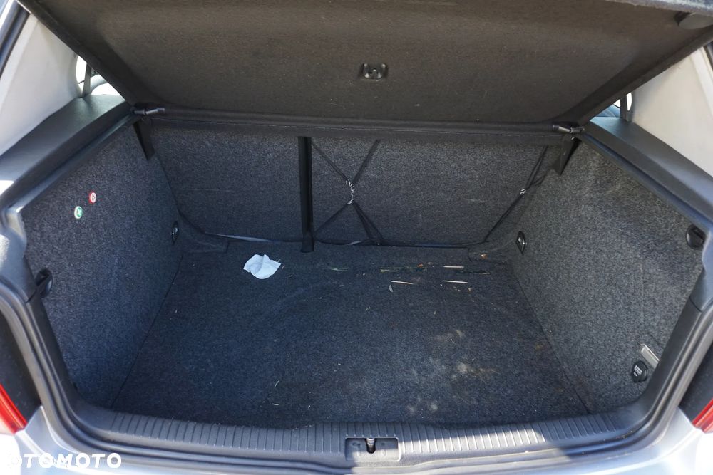Volkswagen Golf - 11