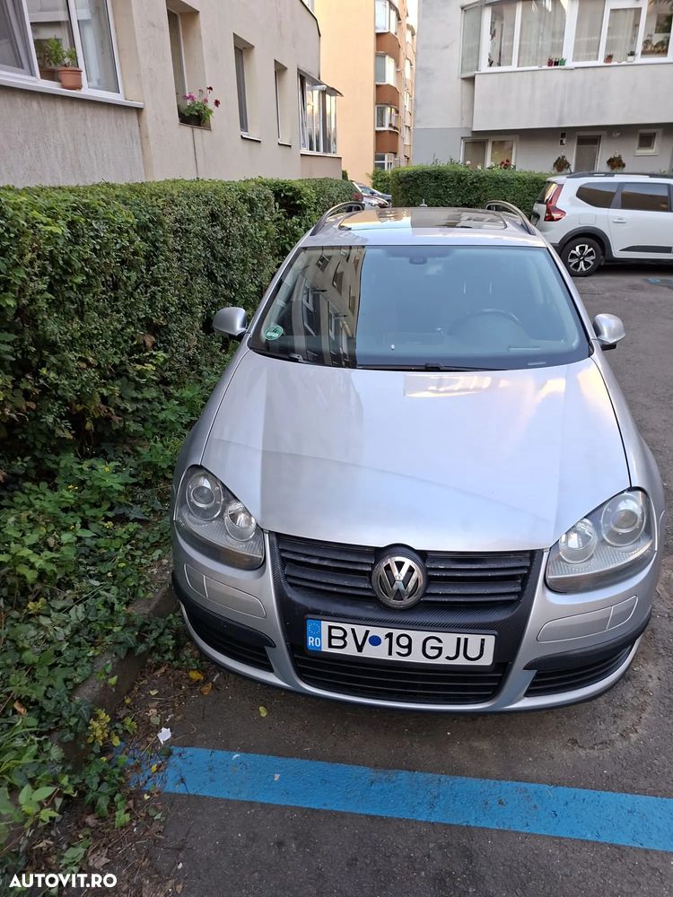 Volkswagen Golf - 1
