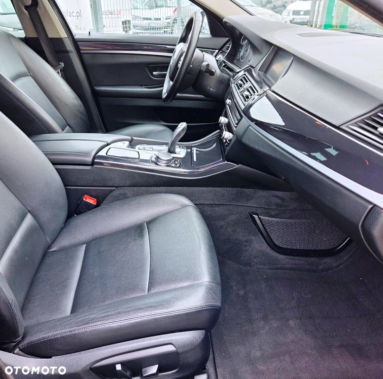 BMW Seria 5 518d Business Edition - 32