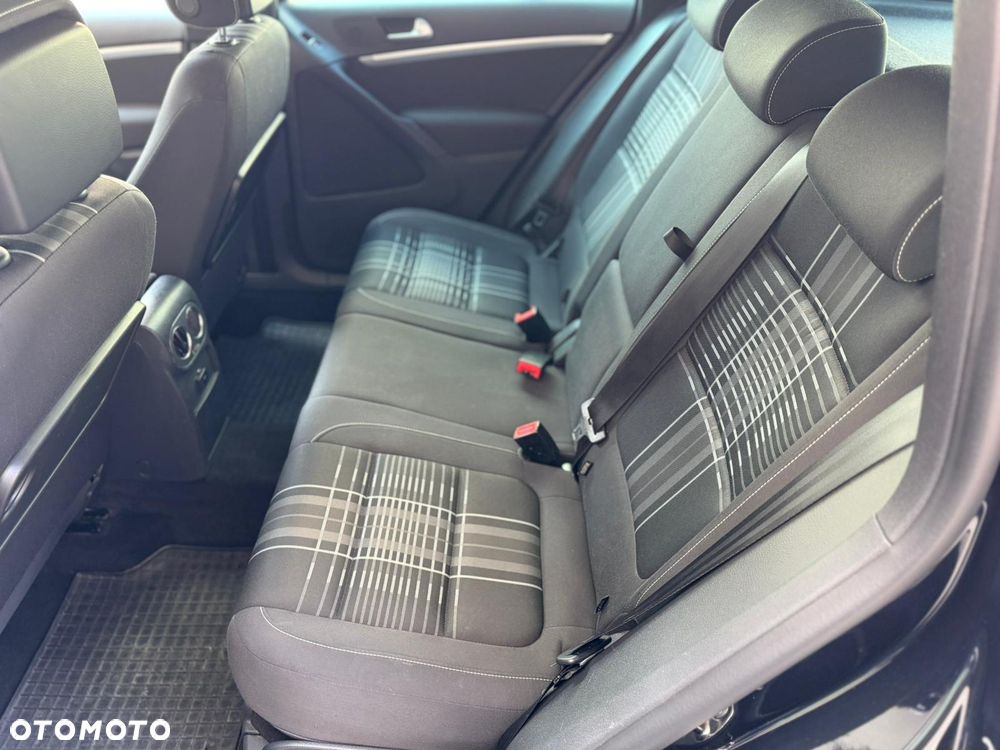 Volkswagen Tiguan 2.0 TDI DPF BlueMotion Technology Lounge Sport & Style - 12