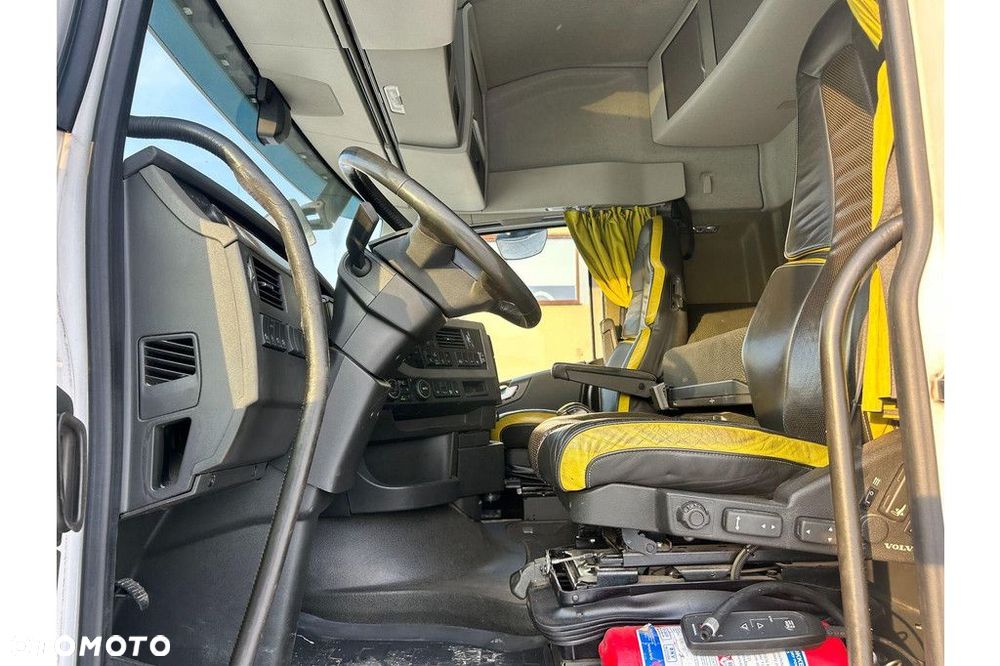 Volvo FH550 8X2 EURO6 + FASSI F660 + JIB - 21