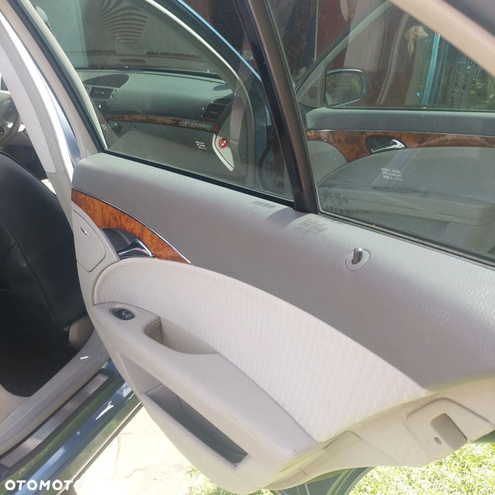 Mercedes-Benz Klasa E - 23