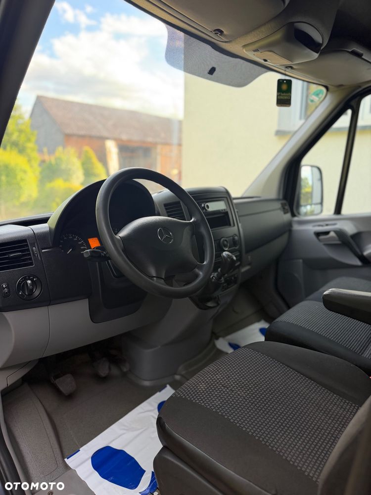 Mercedes-Benz Sprinter - 13