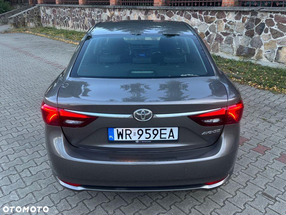 Toyota Avensis 1.8 Premium - 8