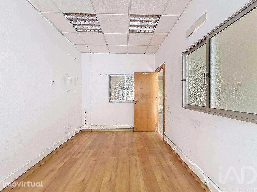 Loja / Estabelecimento Comercial em Camarate, Unhos e Apelação de 132, - Grande imagem: 4/18