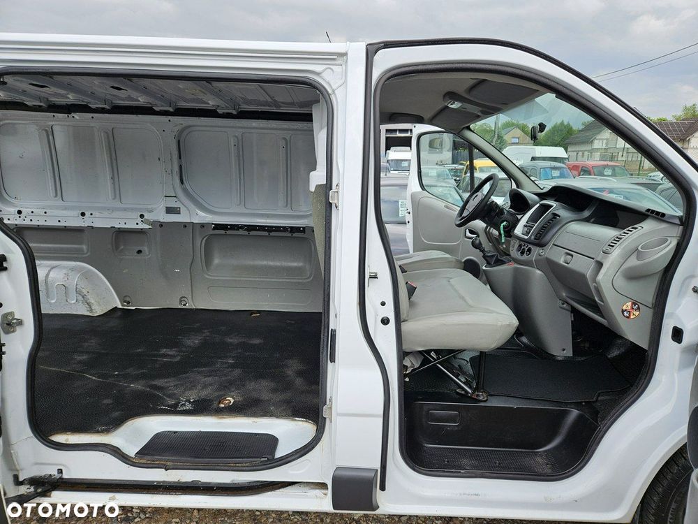 Opel Vivaro - 10
