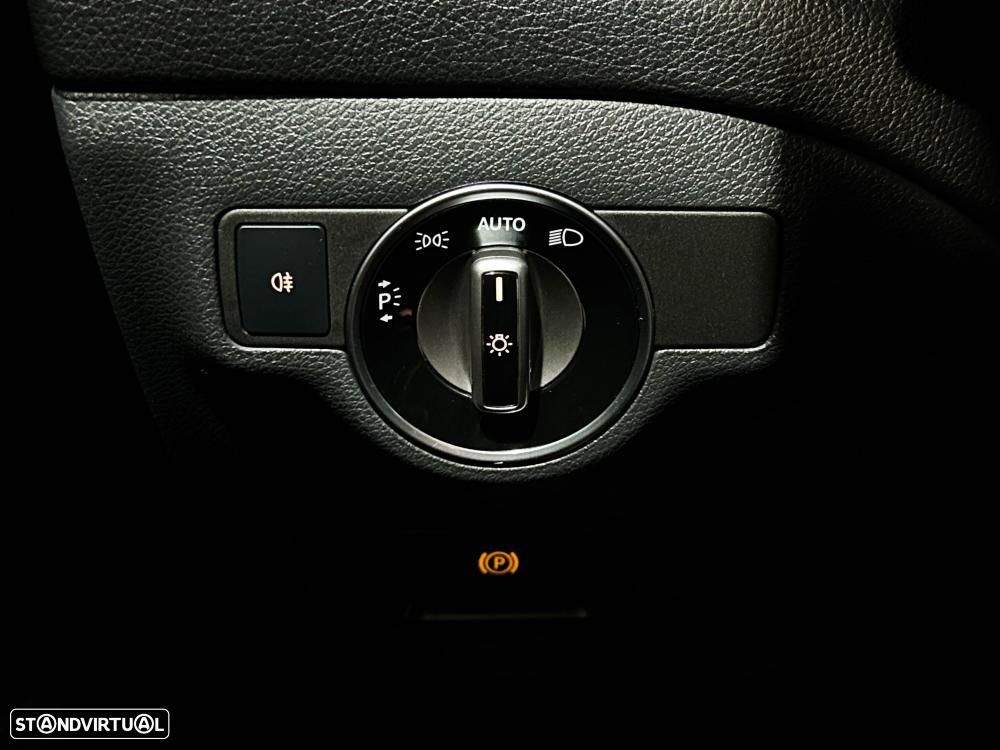 Mercedes-Benz CLA 200 d 4Matic 7G-DCT UrbanStyle Edition - 38