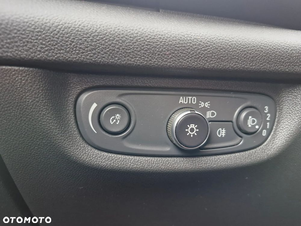 Opel Insignia 1.5 T Elite S&S - 17