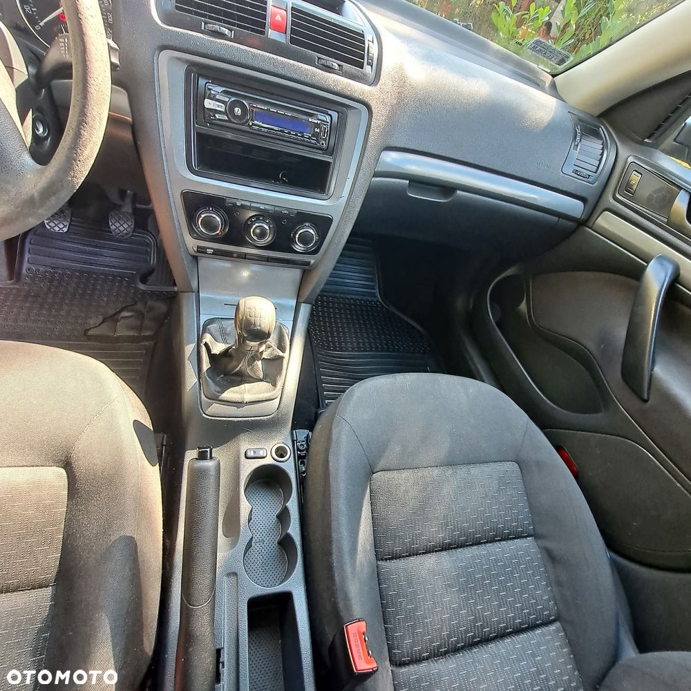Skoda Octavia 1.6 Tour - 7
