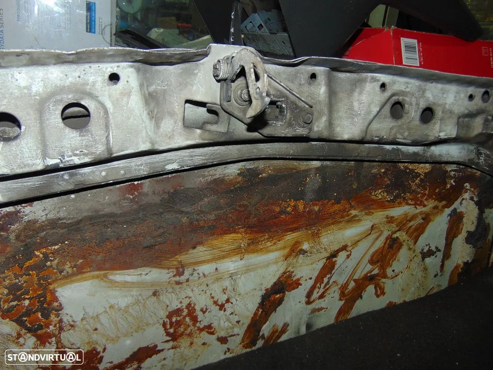 Mercedes W201/190 Capot - 7