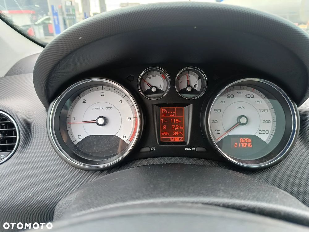 Peugeot 308 HDi FAP 140 Business Line Niveau 2 - 12