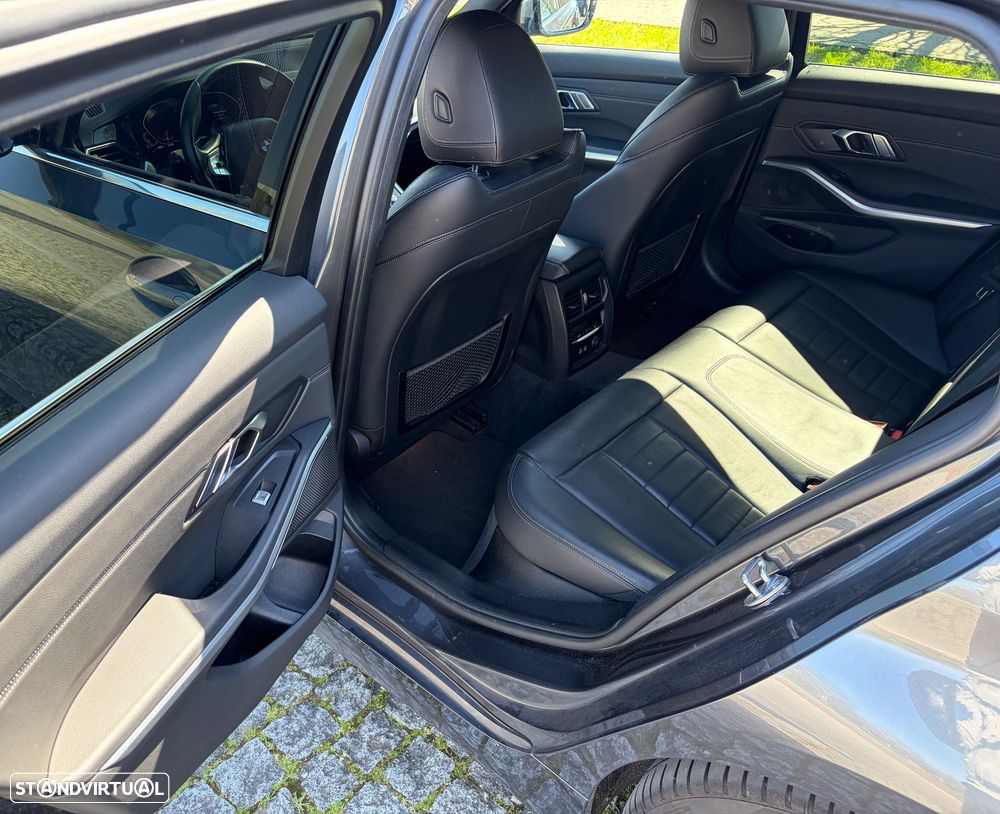 BMW 320 d Line Luxury Auto - 26