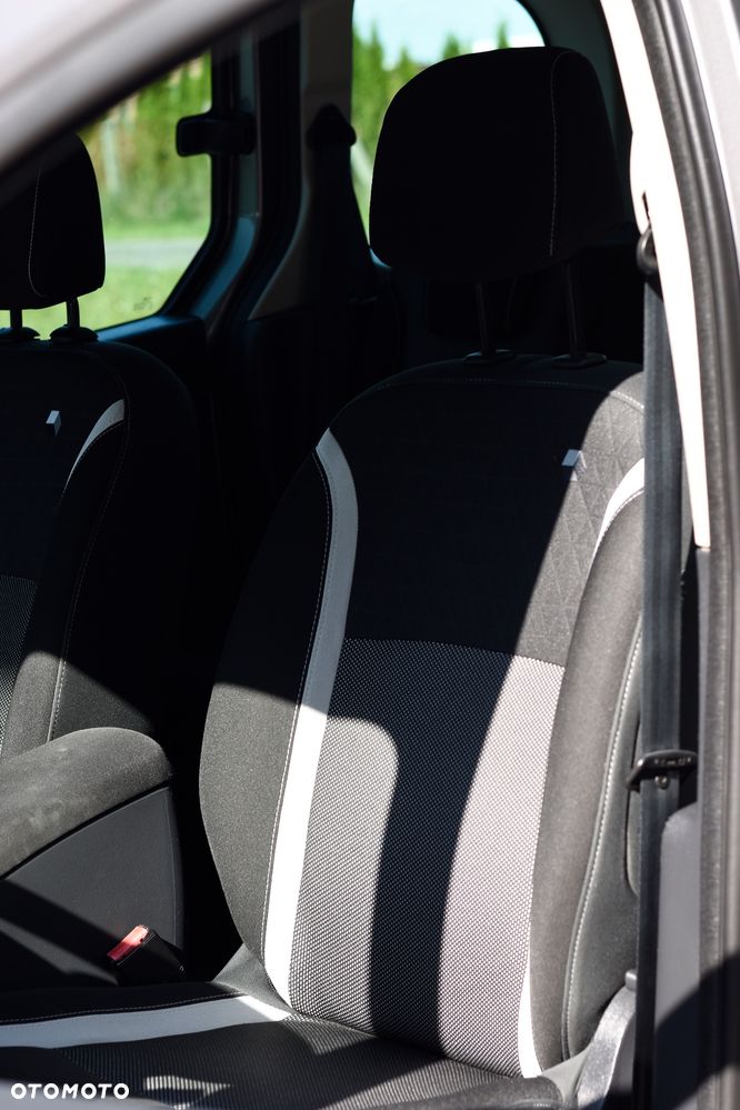 Renault Kangoo 1.5 dCi Privilege Plus - 28