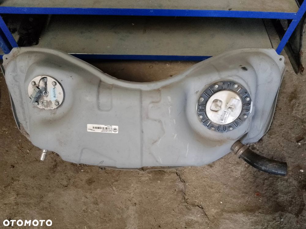 Zbiornik wlewu paliwa Fisker Karma C131116101003 - 1