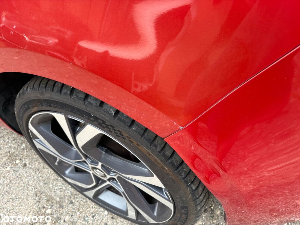 Renault Megane ENERGY TCe 205 EDC GT - 15