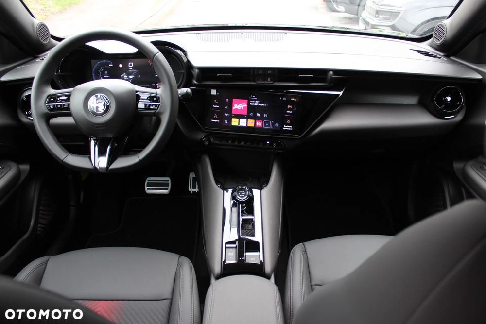 Alfa Romeo Junior 1.2 mHEV Ti eDCT - 13