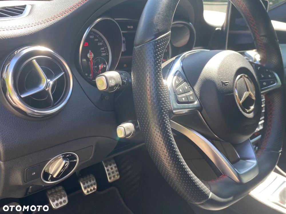 Mercedes-Benz GLA 200 AMG Line - 18