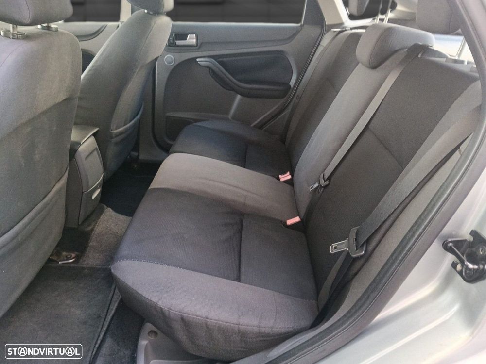 Ford Focus 1.6 TDCi Titanium - 13