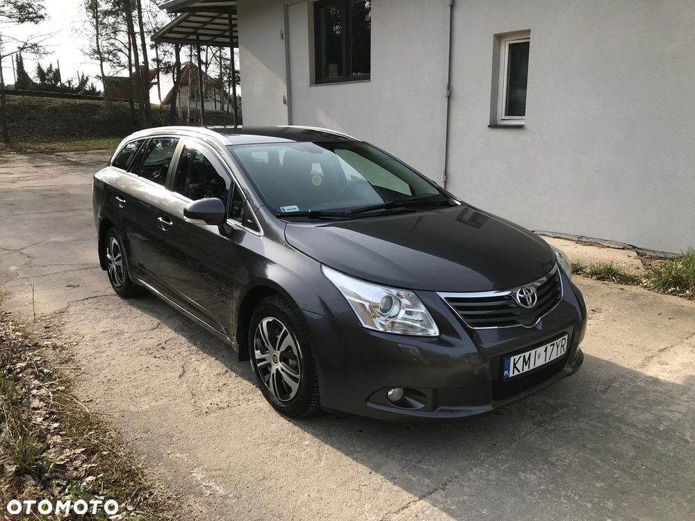 Toyota Avensis - 2