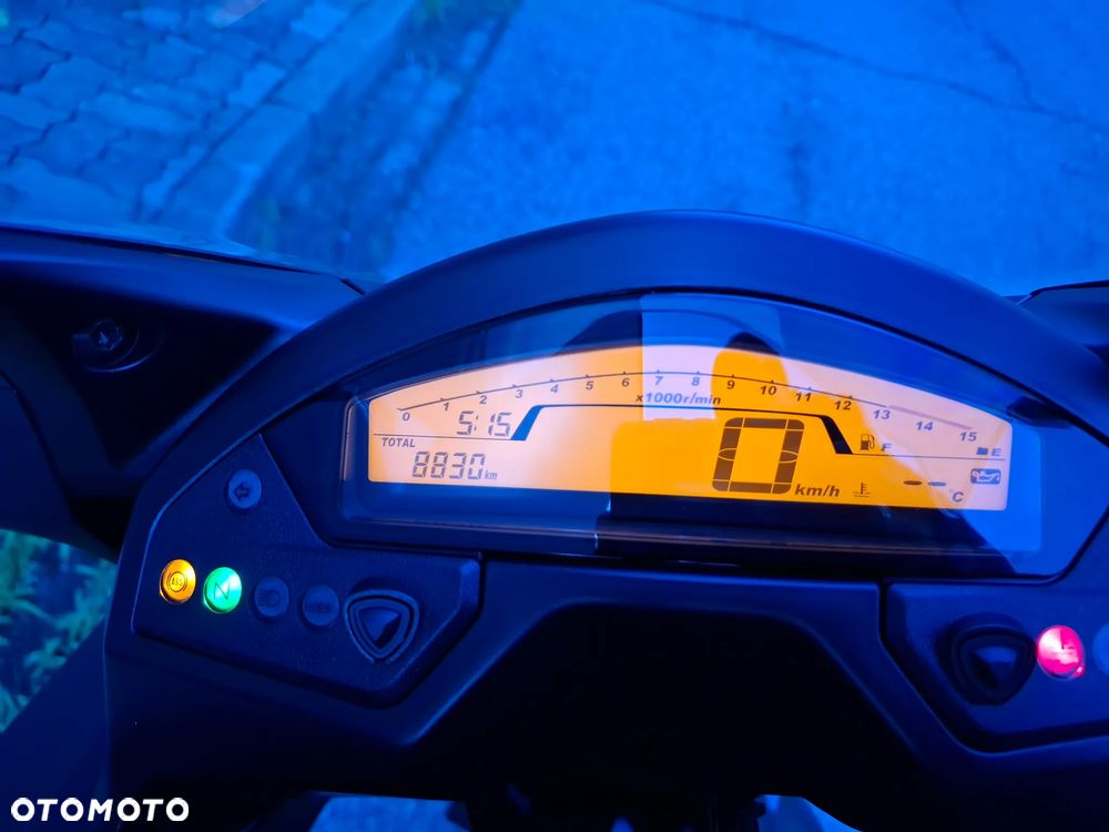 Honda CBR - 8