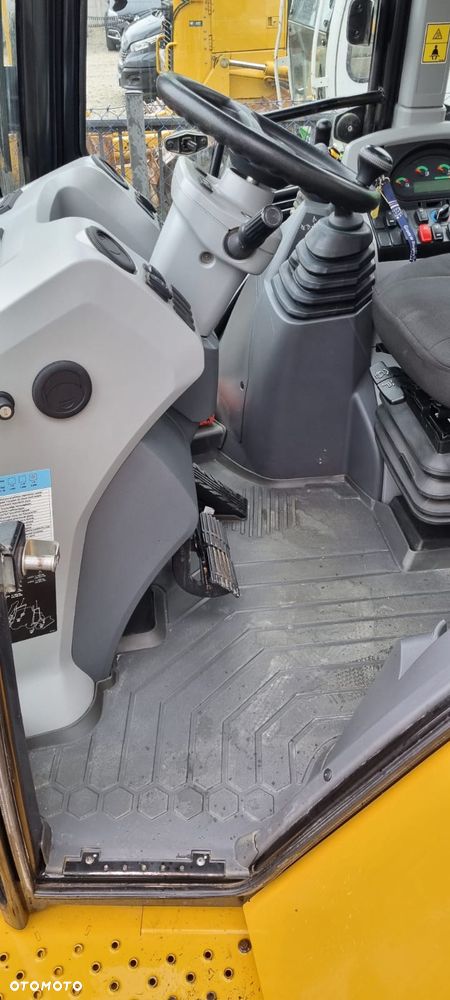 Caterpillar 432F2 - 12