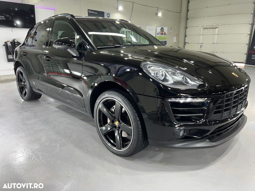 Porsche Macan - 1
