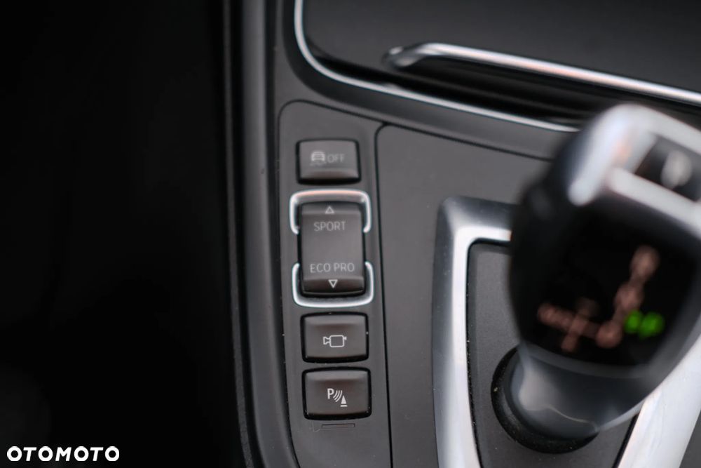 BMW Seria 3 320d xDrive Advantage - 14