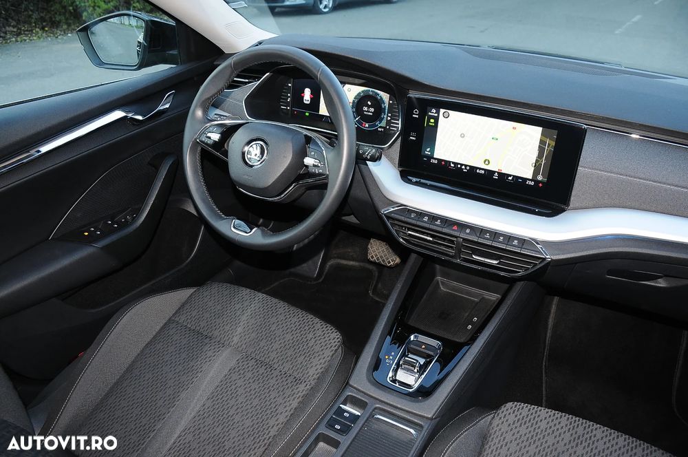 Skoda Octavia 2.0 TDI DSG Tour - 28