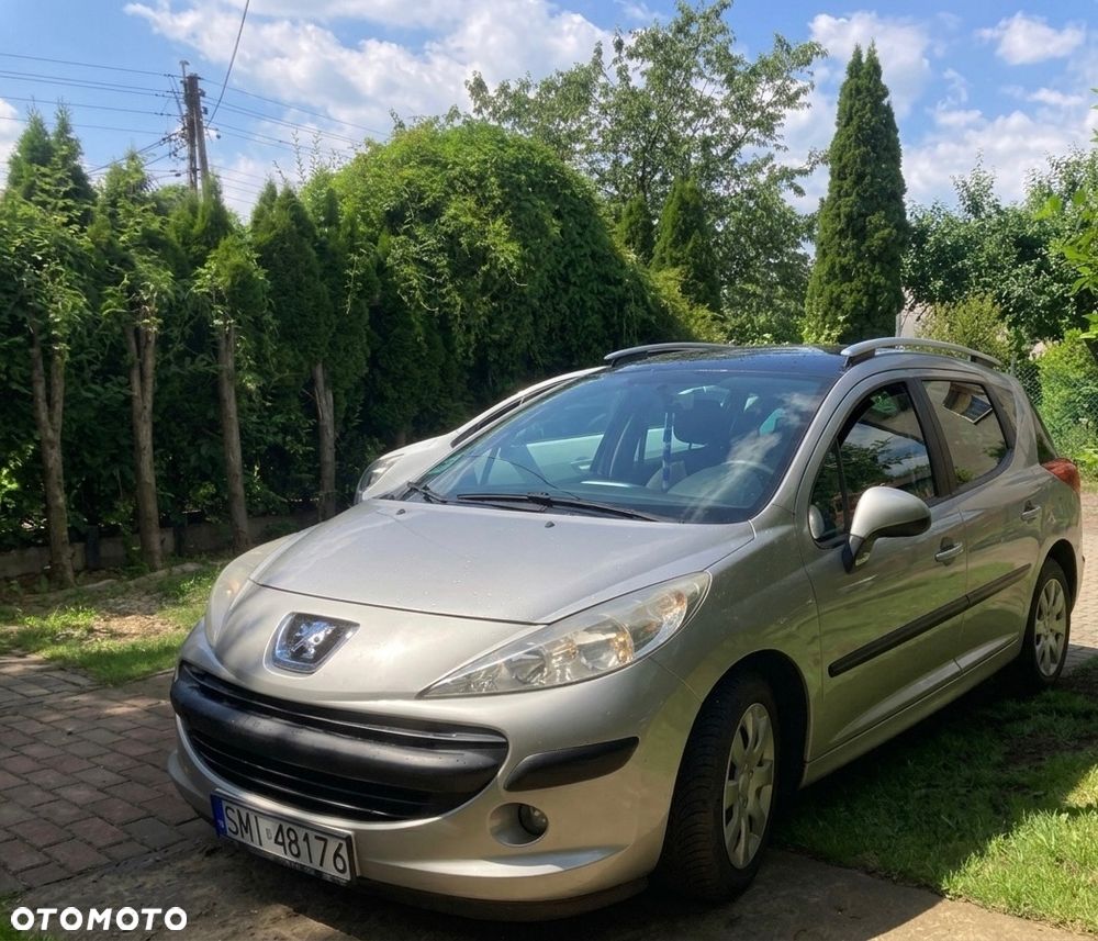 Peugeot 207 - 1