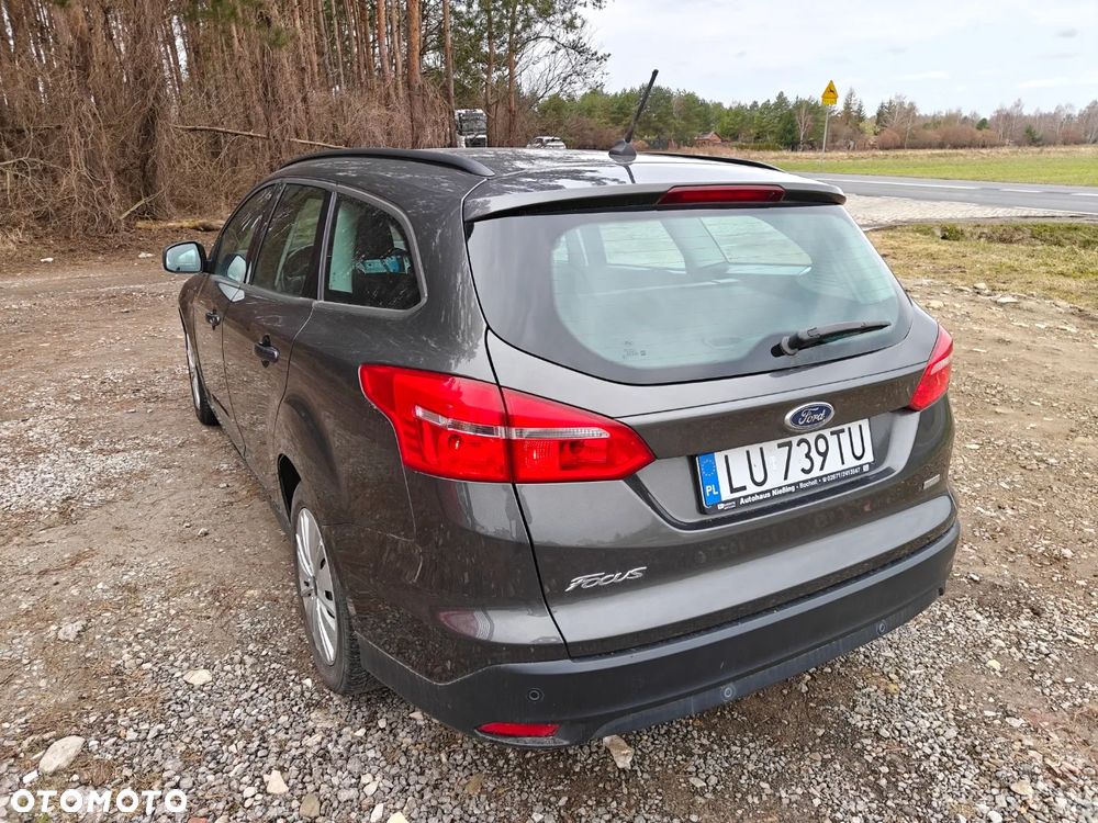Ford Focus SW - 8