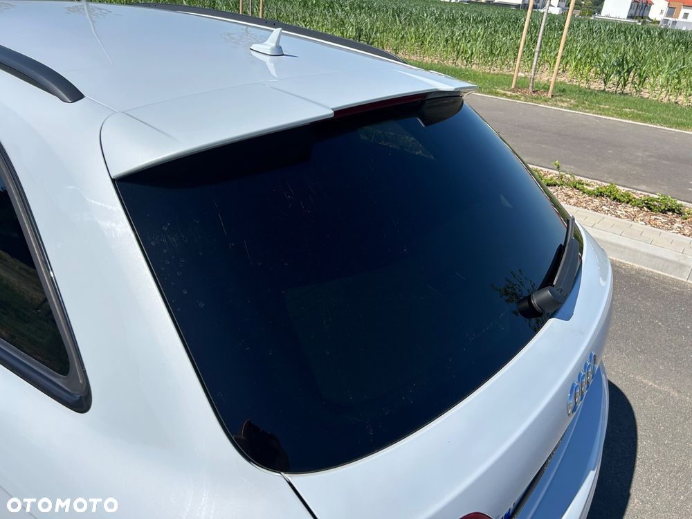 Audi A4 Avant 2.0 TDI clean diesel - 11