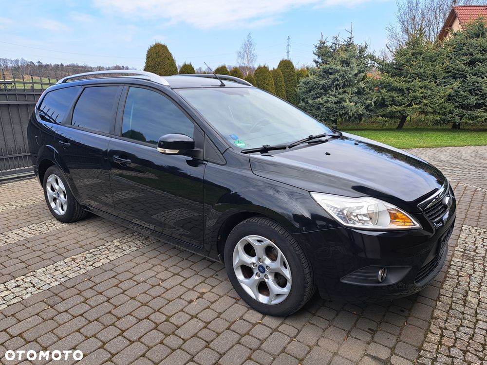 Ford Focus 1.6 16V Ambiente - 1