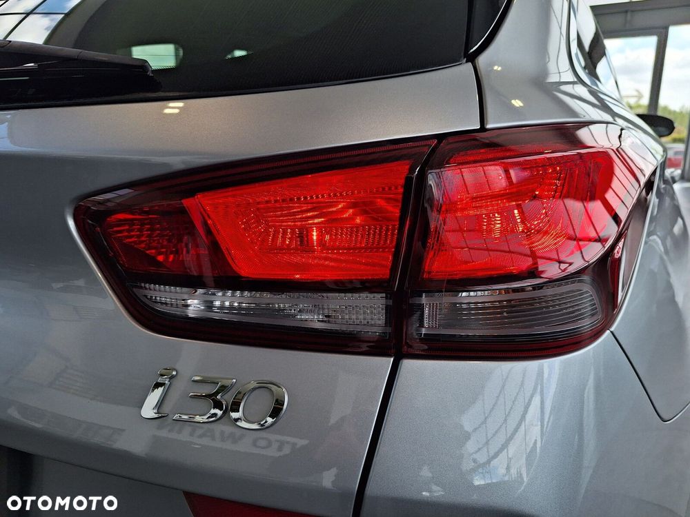 Hyundai i30 1.6 D Comfort DCT - 17