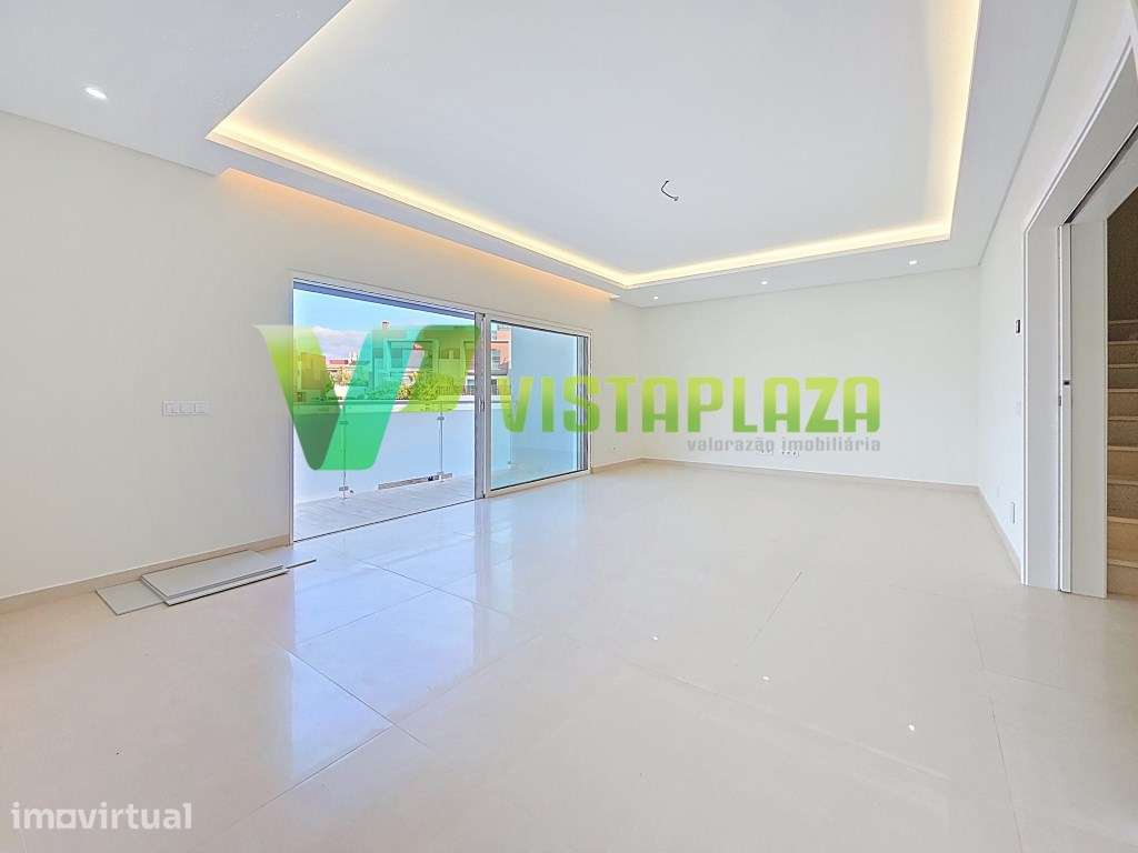 Moradia M3 Geminada com Piscina e garagem, Ferragudo - Algarve - Grande imagem: 3/49