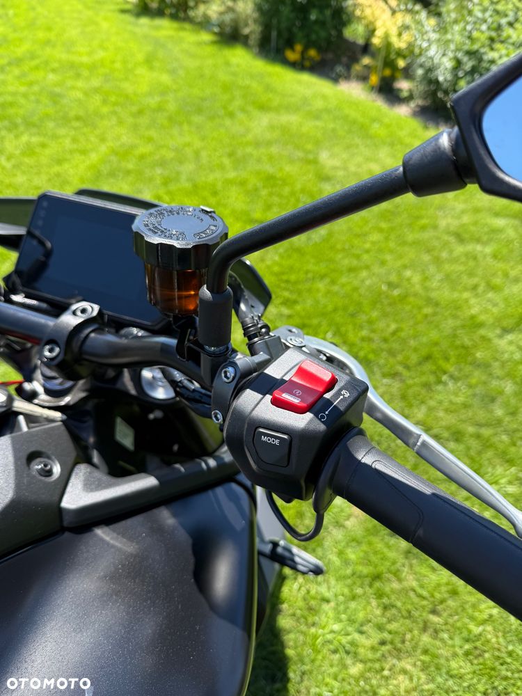 Yamaha MT - 22