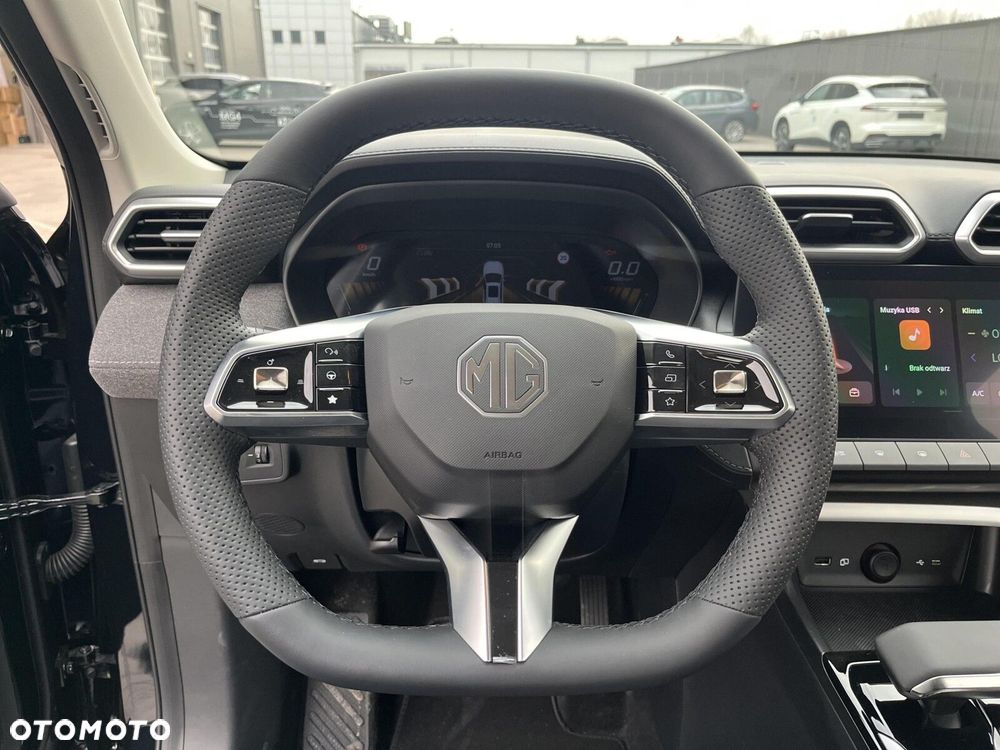 MG ZS Hybrid+ - 24