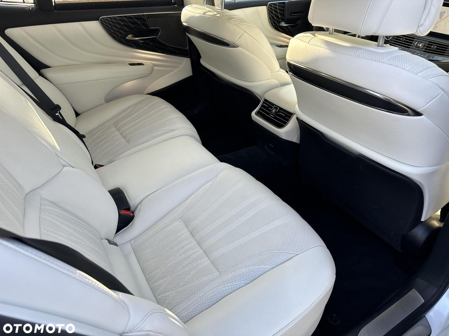 Lexus LS 500h Prestige AWD - 11
