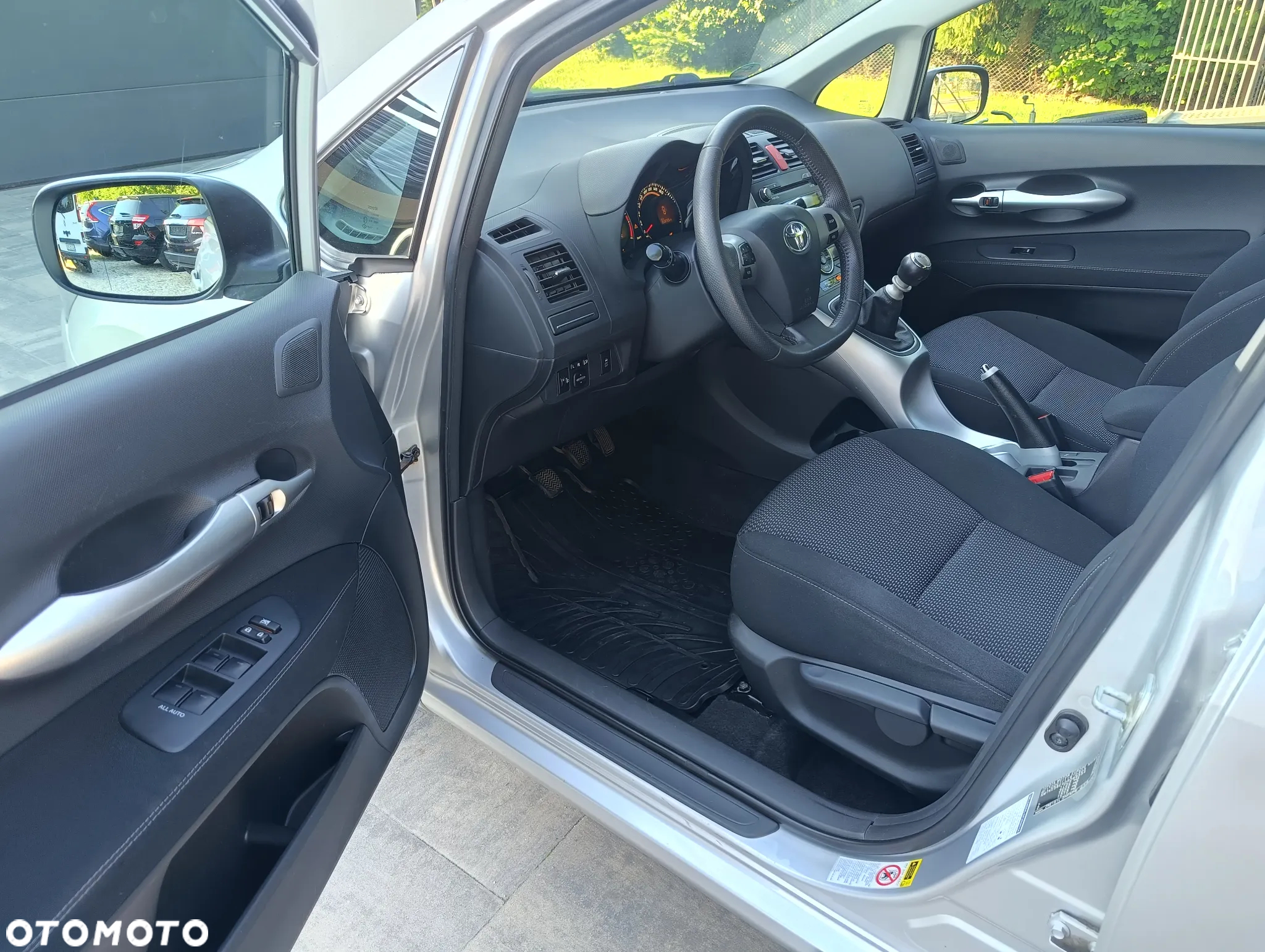 Toyota Auris 1.6 Premium - 8