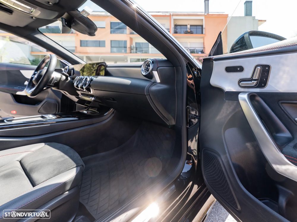 Mercedes-Benz CLA 250 e AMG Line - 2