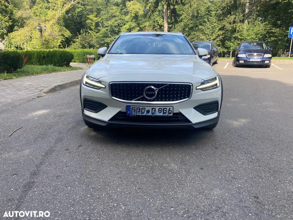 Volvo V60 V60CC D4 AWD Momentum Pro - 1