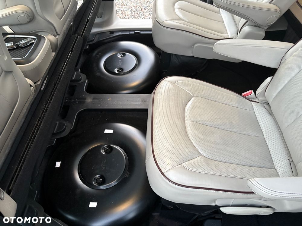 Chrysler Pacifica - 25