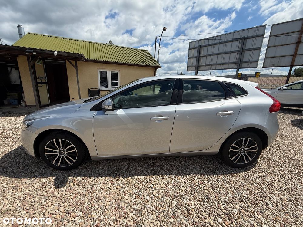 Volvo V40 D2 Kinetic - 9