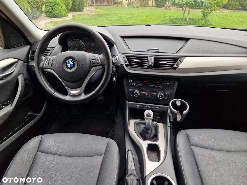 BMW X1 xDrive18d xLine - 13