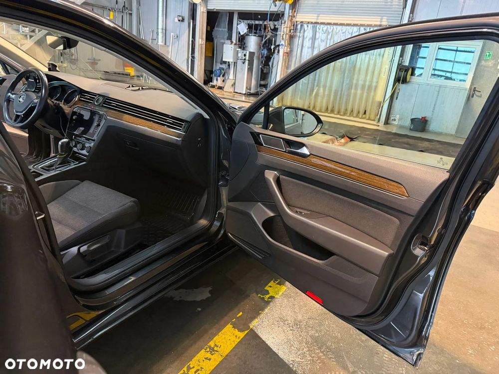 Volkswagen Passat 2.0 TDI SCR Comfortline DSG - 19
