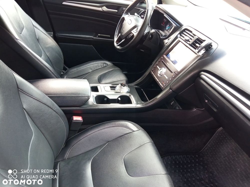 Ford Fusion 2.0 EcoBoost Titanium - 20