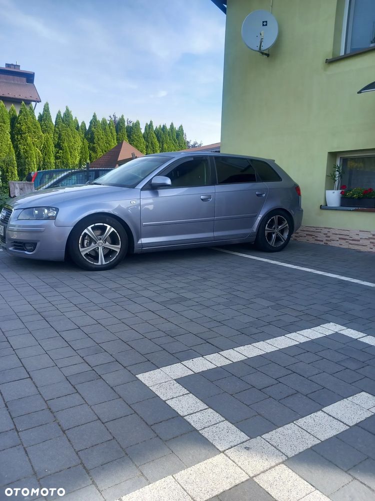 Audi A3 Sportback 1.6 FSI Ambition - 1